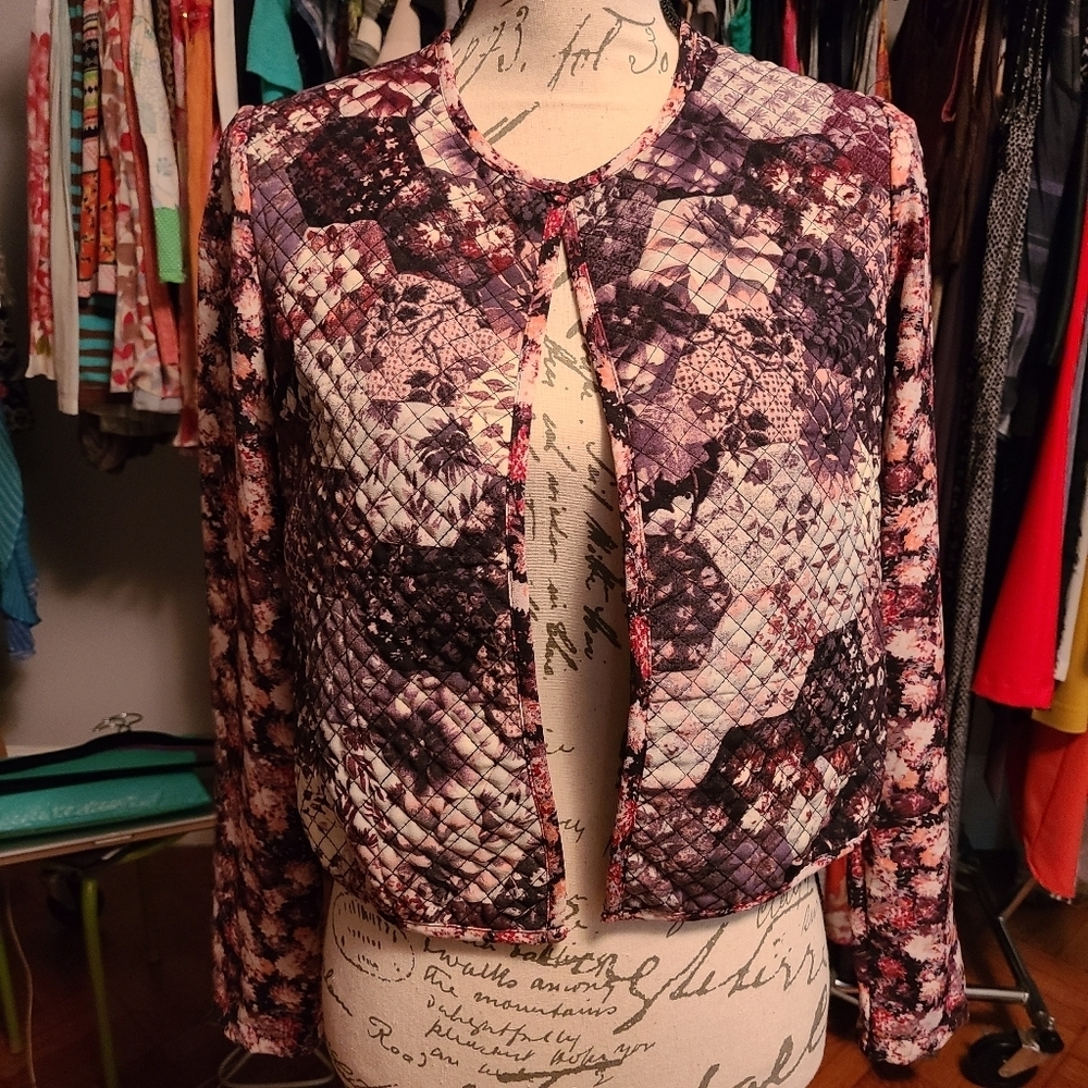 Cropped lightly quilt jacket hp🔥🔥
